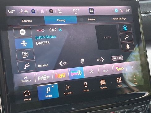 New 2025 Jeep Grand Cherokee L Limited w/ Black Appearance Package image 14