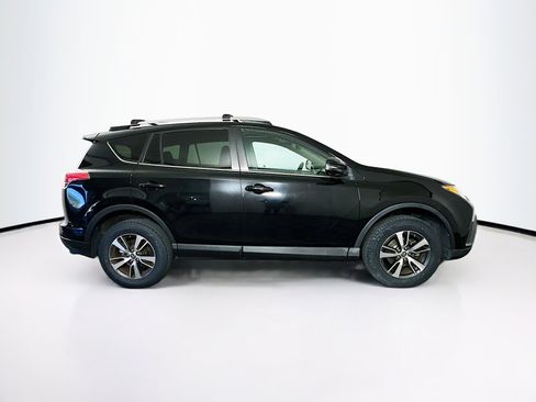 Used 2018 Toyota RAV4 XLE image 10