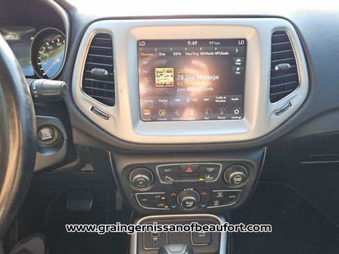 Used 2021 Jeep Compass Latitude w/ Driver Assistance Group FWD image 8