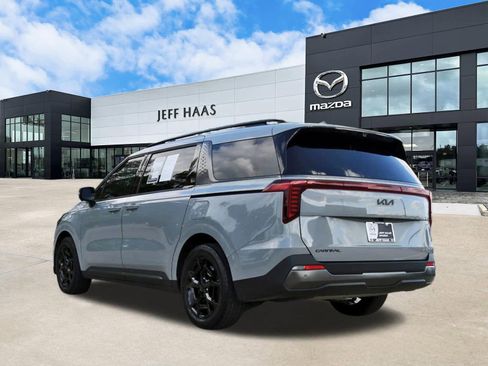 Used 2025 Kia Carnival SX Prestige FWD image 2