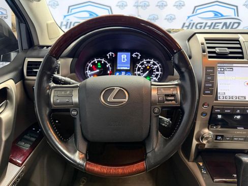 Used 2016 Lexus GX 460 w/ Premium Package image 30