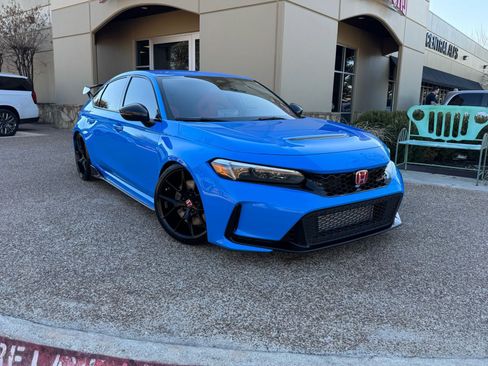 Used 2023 Honda Civic Type R image 2