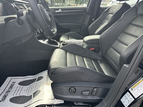 Used 2018 Volkswagen Golf R 4-Door AWD/4WD image 8
