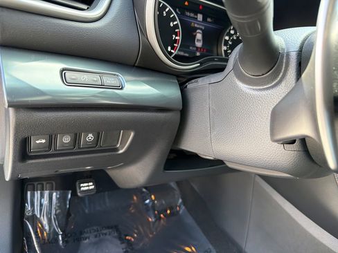 Used 2023 Nissan Maxima SR w/ Sport Mat Group FWD image 20