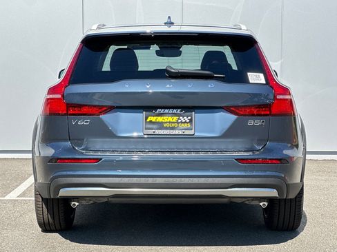 New 2026 Volvo V60 B5 Cross Country Plus w/ Climate Package image 4