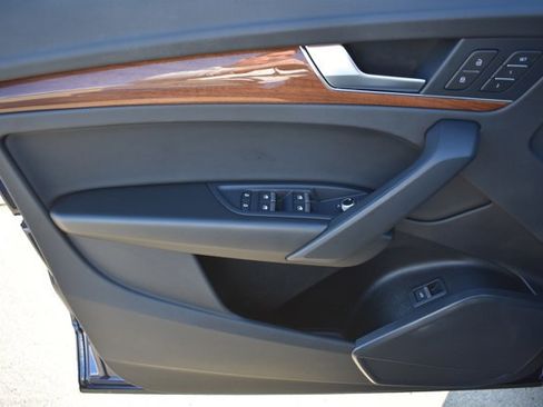 Used 2022 Audi Q5 2.0T Premium image 13