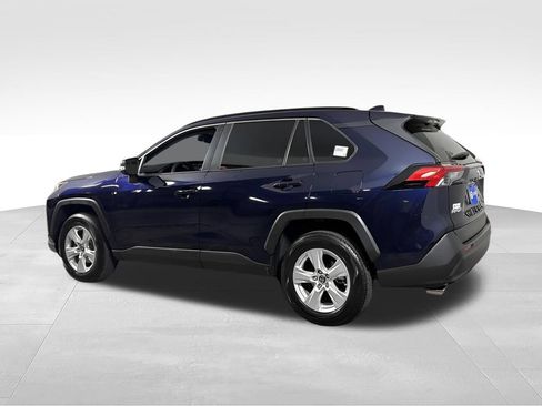 Used 2019 Toyota RAV4 XLE w/ Convenience Package FWD image 4