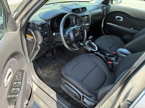 Used 2019 Kia Soul + FWD image 7