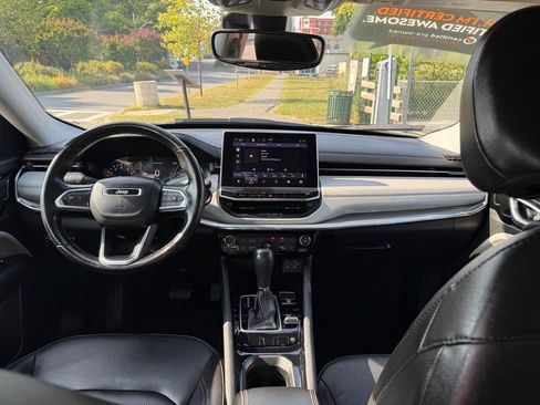 Certified 2022 Jeep Compass Limited image 11