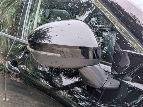 Used 2023 Nissan Rogue Platinum w/ Platinum Premium Package image 10