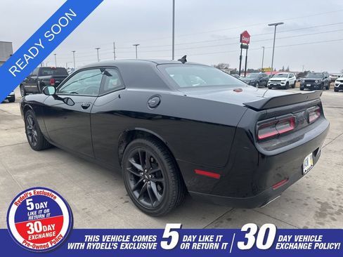 Used 2021 Dodge Challenger GT w/ Plus Package image 9