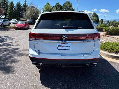 Certified 2024 Volkswagen Atlas SE FWD image 5