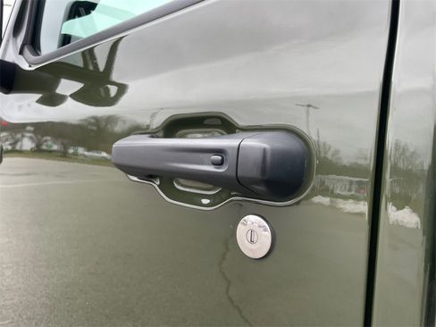 Used 2023 Jeep Gladiator Sport S image 44