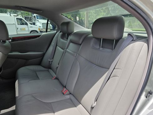 Used 2004 Lexus ES 330 FWD image 25