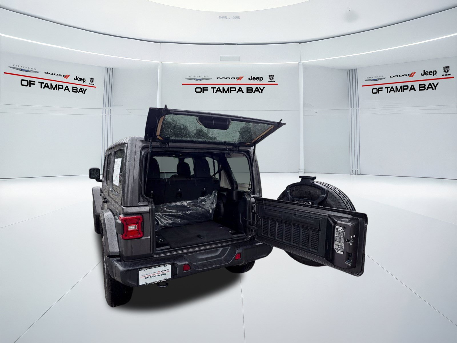 Used 2026 Jeep Wrangler Unlimited Sahara AWD/4WD image 35