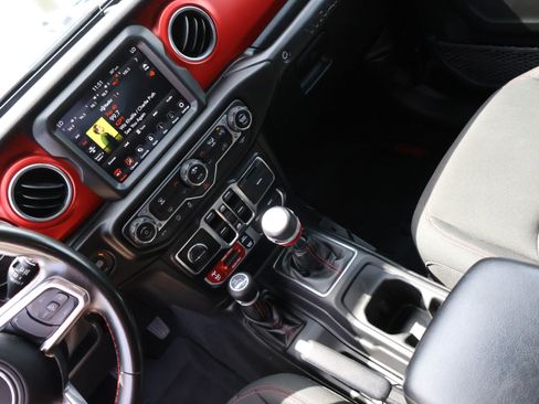 Used 2021 Jeep Wrangler Unlimited Rubicon AWD/4WD image 24