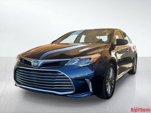 Used 2018 Toyota Avalon Limited w/ Carpet Mat Package FWD image 2