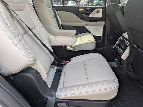 Used 2025 Lincoln Aviator Reserve w/ Equipment Group 201A AWD/4WD image 28