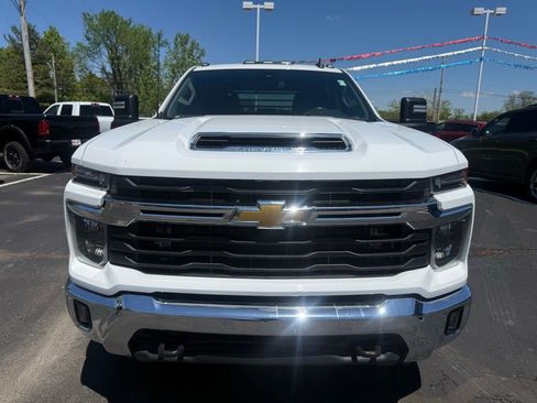 Used 2024 Chevrolet Silverado 3500 LT w/ Convenience Package AWD/4WD image 8
