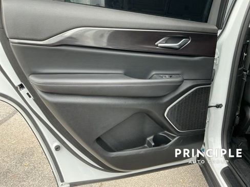 Used 2022 Jeep Grand Cherokee L Laredo w/ Luxury Tech Group I image 24