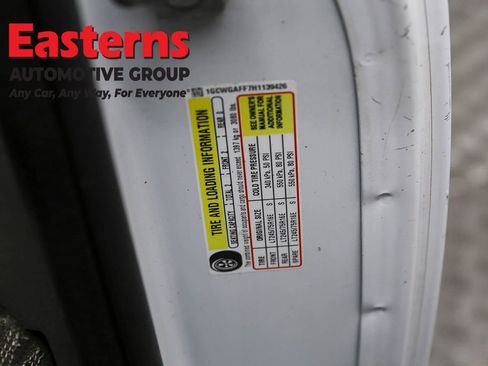 Used 2017 Chevrolet Express 2500 RWD image 34