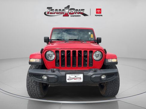 Used 2019 Jeep Wrangler Unlimited Sahara image 2