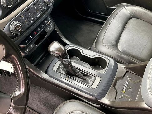 Used 2022 Chevrolet Colorado Z71 AWD/4WD image 15