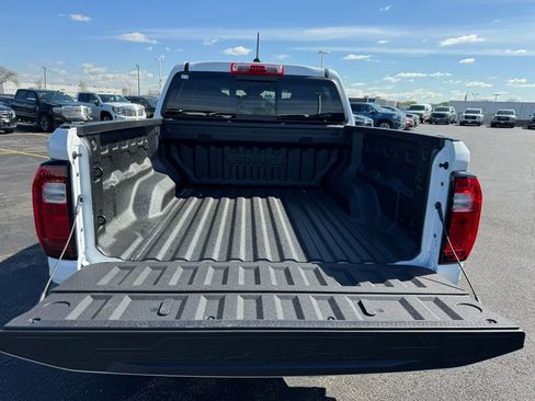 New 2026 GMC Canyon AT4 w/ Technology Plus Package AWD/4WD image 8