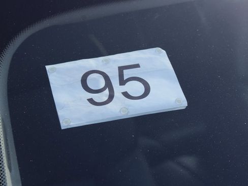 Used 2012 BMW 750i xDrive image 10