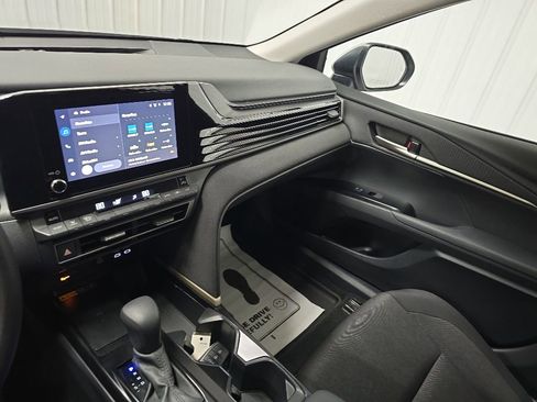 Used 2025 Toyota Camry LE FWD image 25