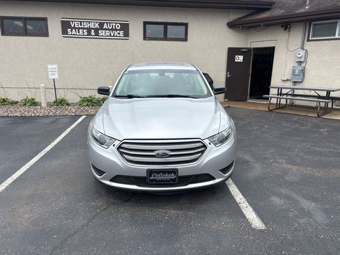 Used 2017 Ford Taurus SE FWD image 8