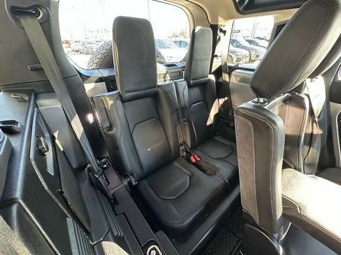 Used 2020 Land Rover Defender 110 First Edition image 31