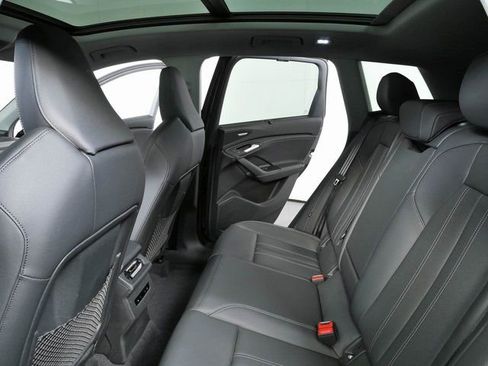 Certified 2025 Audi Q6 e-tron Premium Plus w/ Premium Plus RWD image 21