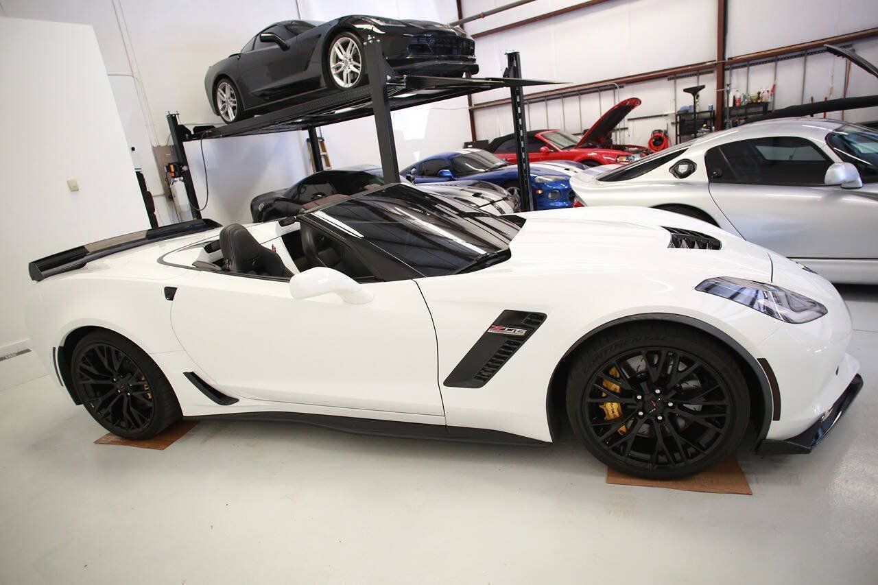 Used 2016 Chevrolet Corvette Z06 w/ 3LZ Preferred Equipment Group RWD image 25