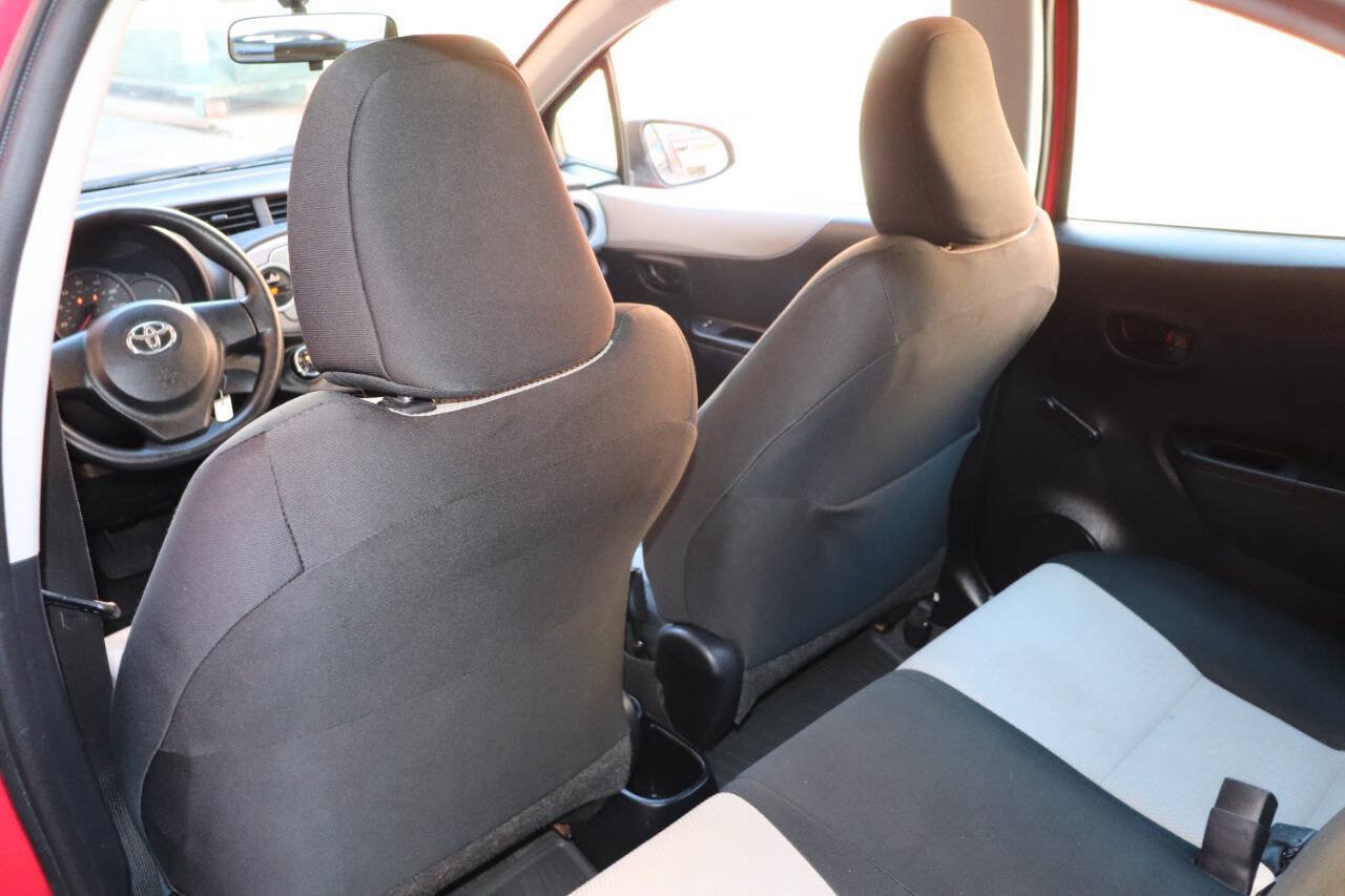 Used 2014 Toyota Yaris L FWD image 34