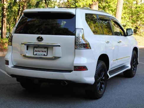 Used 2016 Lexus GX 460 Luxury w/ Preferred Accessory Package image 19