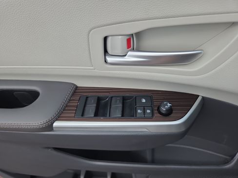 Certified 2024 Toyota Sienna XLE w/ XLE Plus Package AWD/4WD image 28