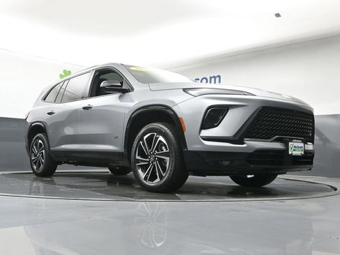 Used 2025 Buick Enclave Sport Touring w/ Power Package image 22