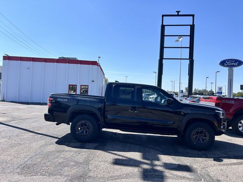 Used 2026 Nissan Frontier PRO-4X AWD/4WD image 6