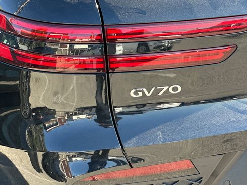 Used 2023 Genesis GV70 2.5T w/ Sport Prestige Package image 29