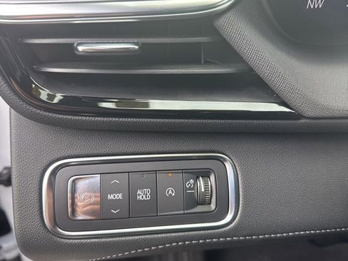 Used 2025 Buick Enclave Preferred image 18