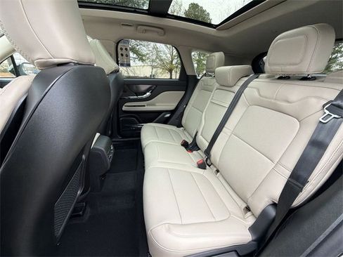 New 2026 Lincoln Corsair Premiere image 23