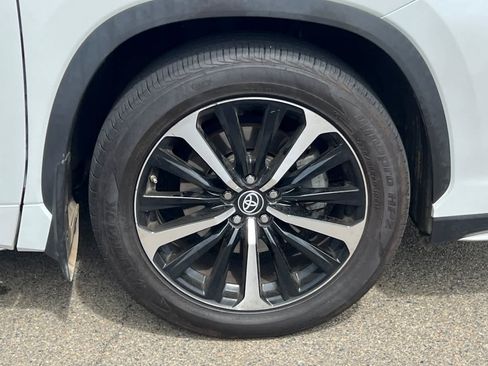 Used 2022 Toyota Highlander XSE AWD/4WD image 17