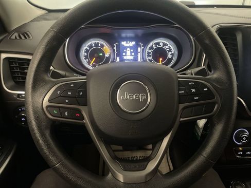 Used 2019 Jeep Cherokee Latitude w/ Popular Appearance Group AWD/4WD image 5