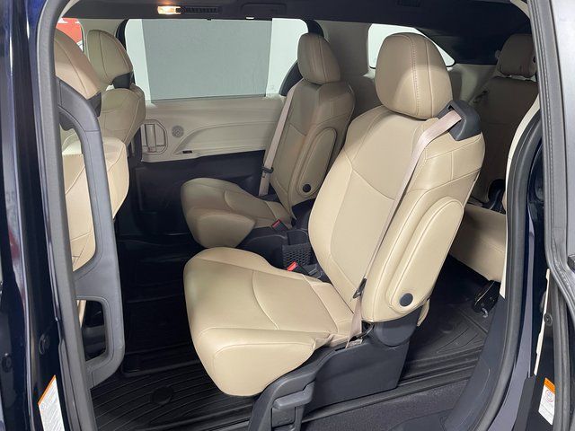 Used 2024 Toyota Sienna XLE w/ XLE Plus Package AWD/4WD image 21