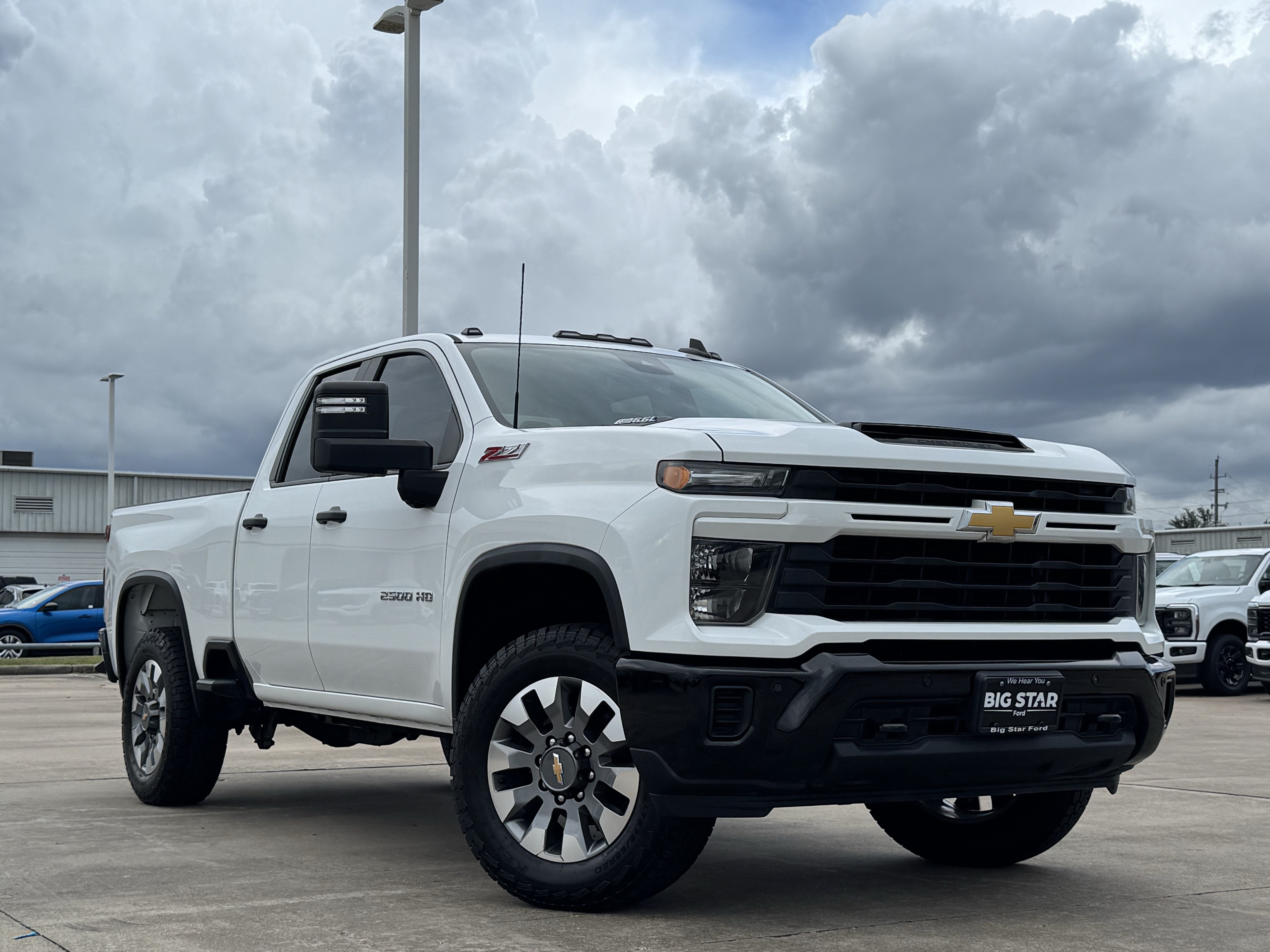 Used 2025 Chevrolet Silverado 2500 Custom w/ Custom Value Package AWD/4WD image 2