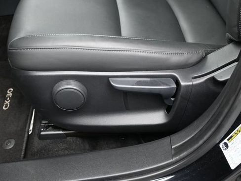 Certified 2025 MAZDA CX-30 AWD 2.5 S w/ Select Sport Pkg image 18