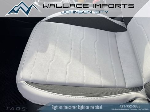 New 2026 Volkswagen Taos SE image 9