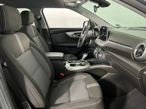 Used 2025 Chevrolet Blazer LT image 32