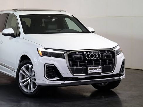 Used 2025 Audi Q7 3.0T Premium Plus w/ Premium Plus Package AWD/4WD image 6